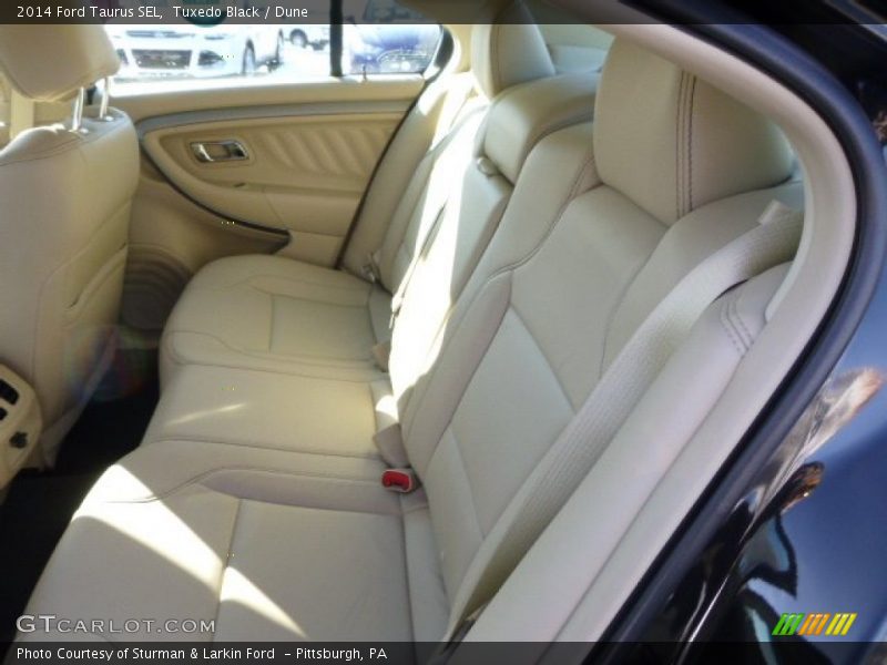 Tuxedo Black / Dune 2014 Ford Taurus SEL