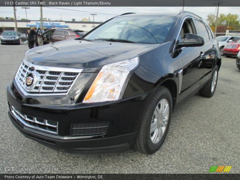 Front 3/4 View of 2015 SRX FWD