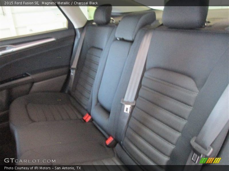 Magnetic Metallic / Charcoal Black 2015 Ford Fusion SE