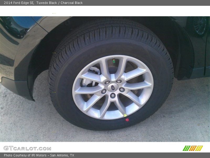 Tuxedo Black / Charcoal Black 2014 Ford Edge SE