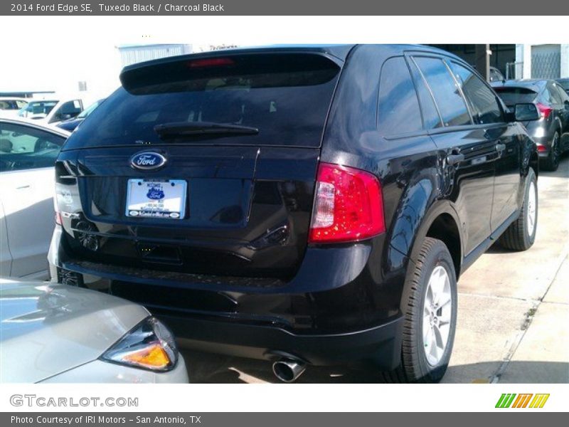 Tuxedo Black / Charcoal Black 2014 Ford Edge SE
