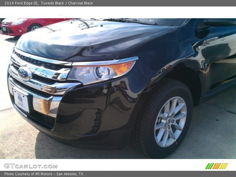 Tuxedo Black / Charcoal Black 2014 Ford Edge SE