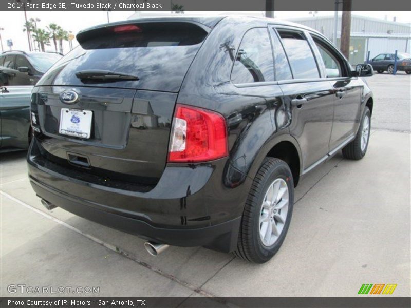 Tuxedo Black / Charcoal Black 2014 Ford Edge SE
