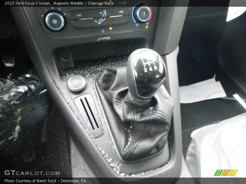  2015 Focus S Sedan 5 Speed Manual Shifter