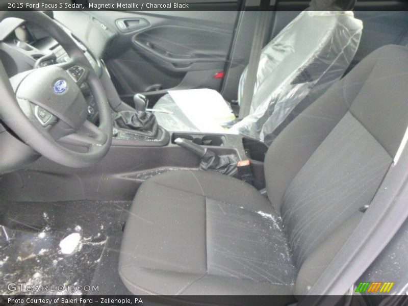 Magnetic Metallic / Charcoal Black 2015 Ford Focus S Sedan