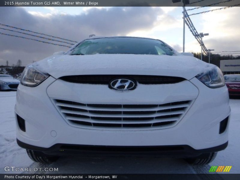 Winter White / Beige 2015 Hyundai Tucson GLS AWD