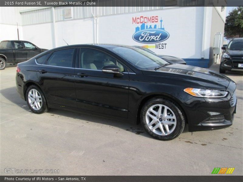 Tuxedo Black Metallic / Dune 2015 Ford Fusion SE
