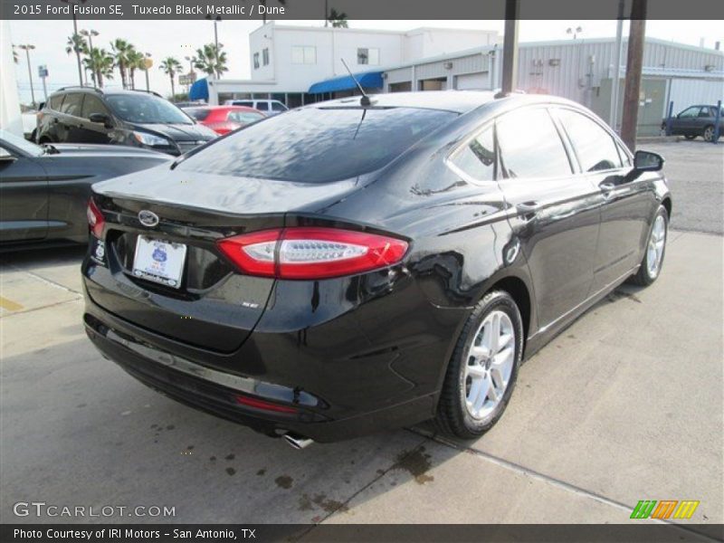 Tuxedo Black Metallic / Dune 2015 Ford Fusion SE