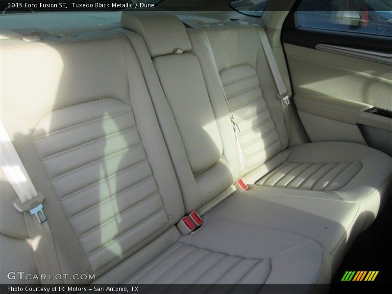 Tuxedo Black Metallic / Dune 2015 Ford Fusion SE