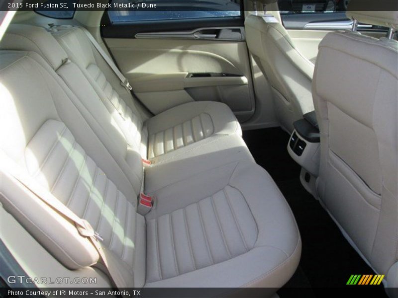 Tuxedo Black Metallic / Dune 2015 Ford Fusion SE