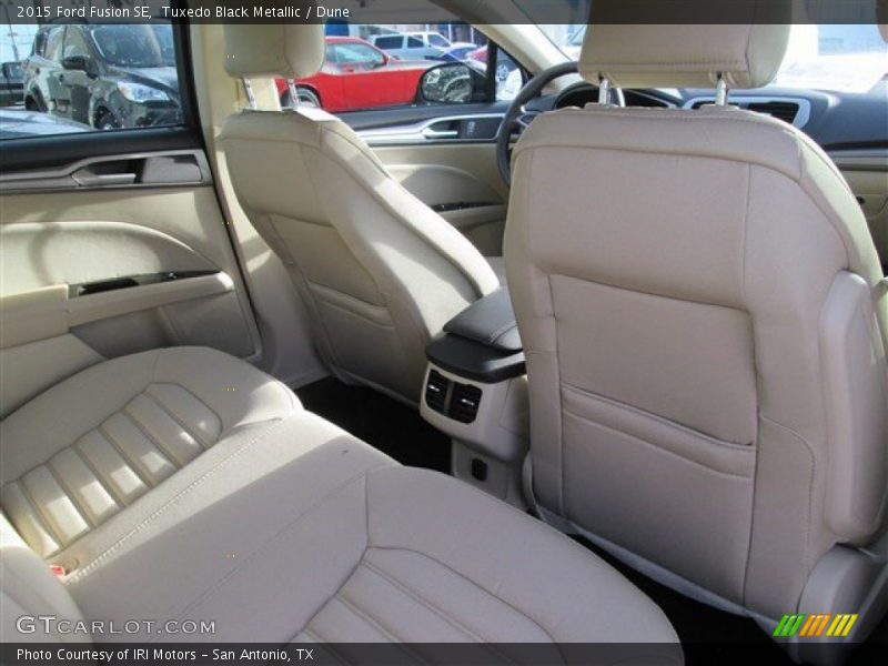 Tuxedo Black Metallic / Dune 2015 Ford Fusion SE
