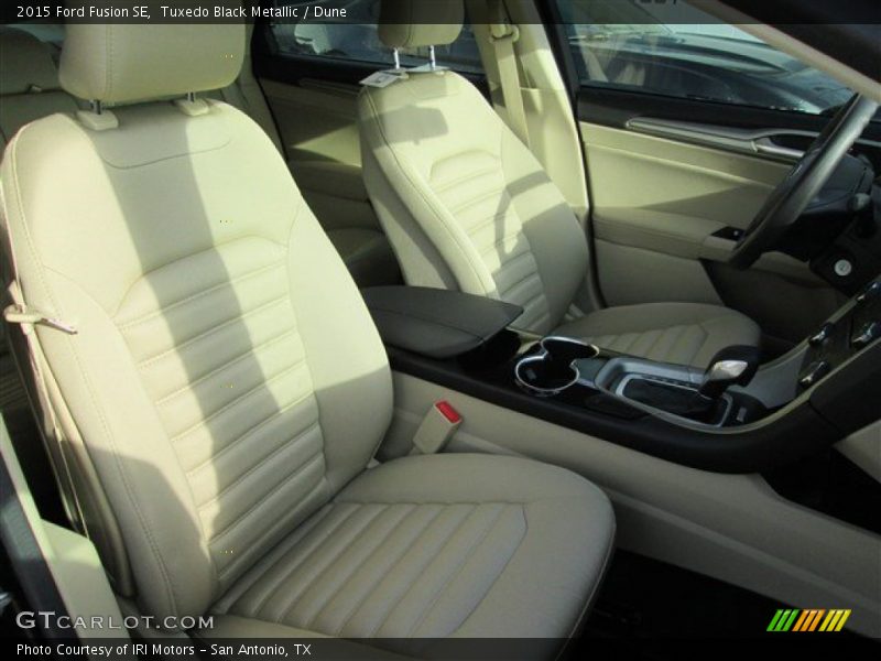 Tuxedo Black Metallic / Dune 2015 Ford Fusion SE