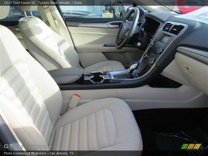 Tuxedo Black Metallic / Dune 2015 Ford Fusion SE