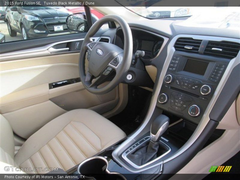 Tuxedo Black Metallic / Dune 2015 Ford Fusion SE