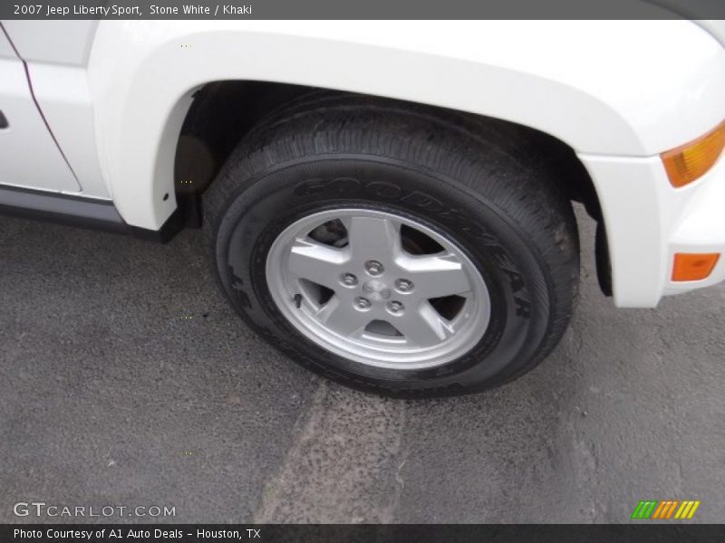 Stone White / Khaki 2007 Jeep Liberty Sport