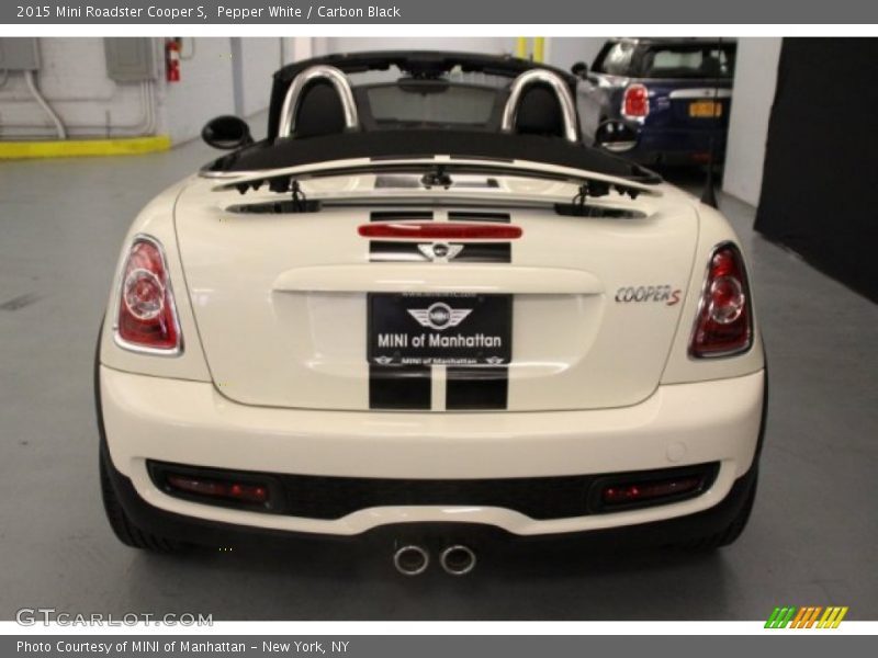 Pepper White / Carbon Black 2015 Mini Roadster Cooper S