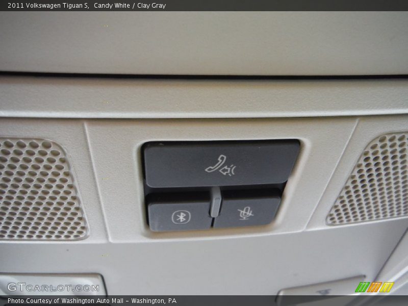 Candy White / Clay Gray 2011 Volkswagen Tiguan S