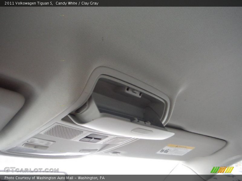 Candy White / Clay Gray 2011 Volkswagen Tiguan S