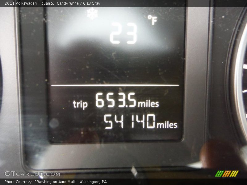 Candy White / Clay Gray 2011 Volkswagen Tiguan S