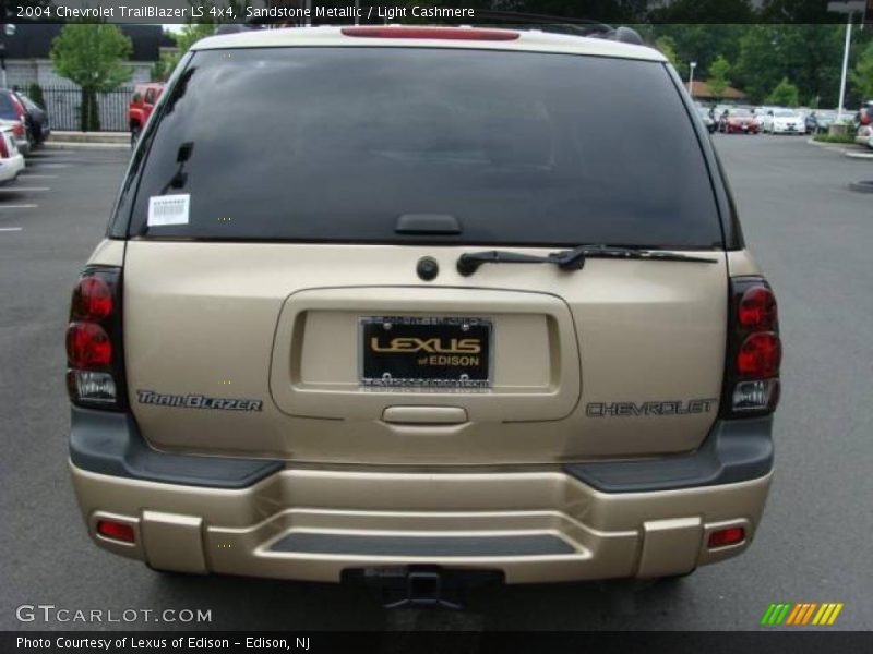 Sandstone Metallic / Light Cashmere 2004 Chevrolet TrailBlazer LS 4x4