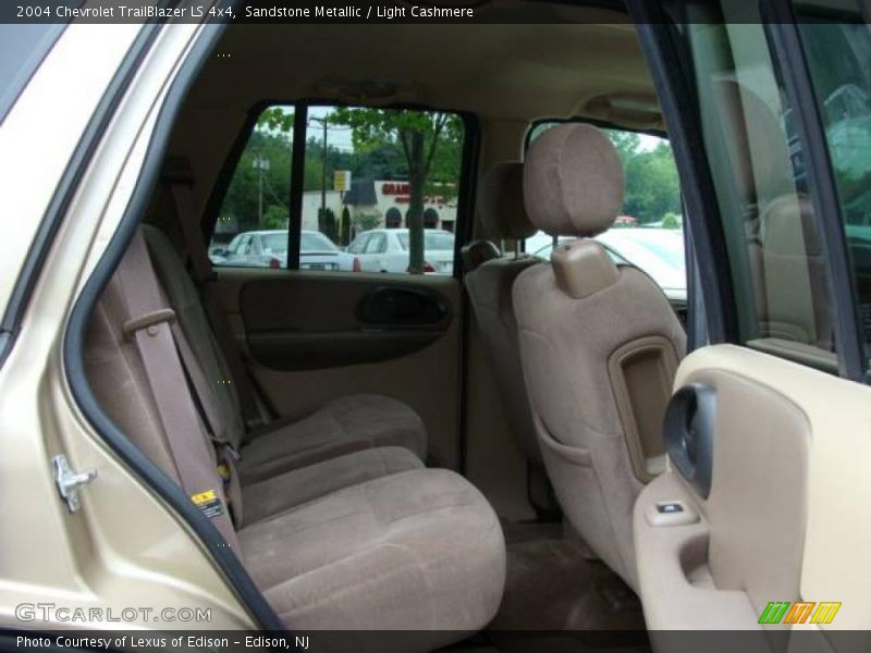 Sandstone Metallic / Light Cashmere 2004 Chevrolet TrailBlazer LS 4x4