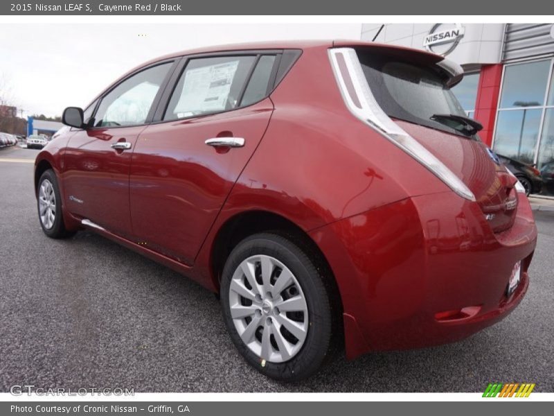 Cayenne Red / Black 2015 Nissan LEAF S