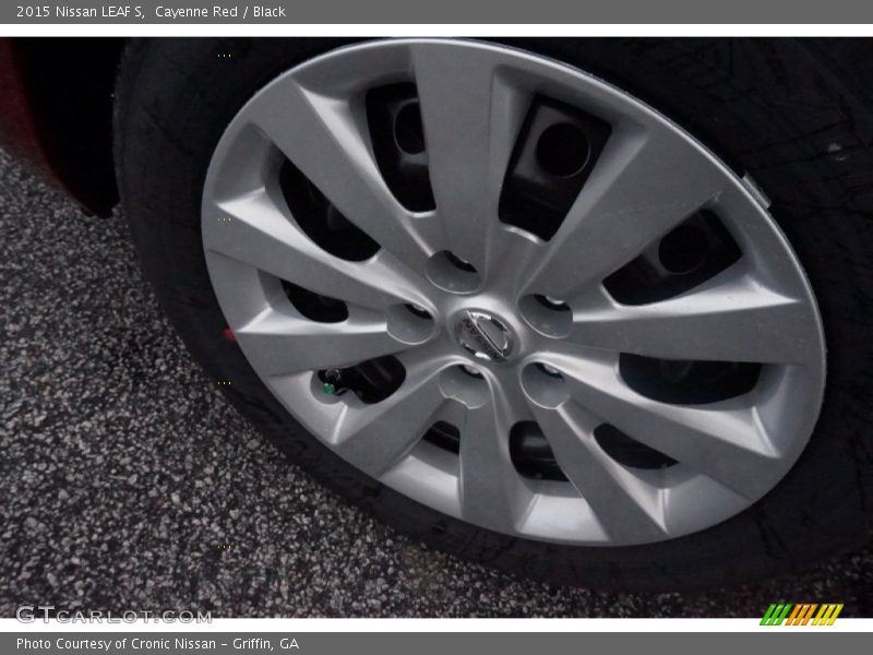 Cayenne Red / Black 2015 Nissan LEAF S