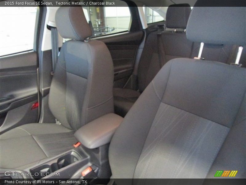 Tectonic Metallic / Charcoal Black 2015 Ford Focus SE Sedan