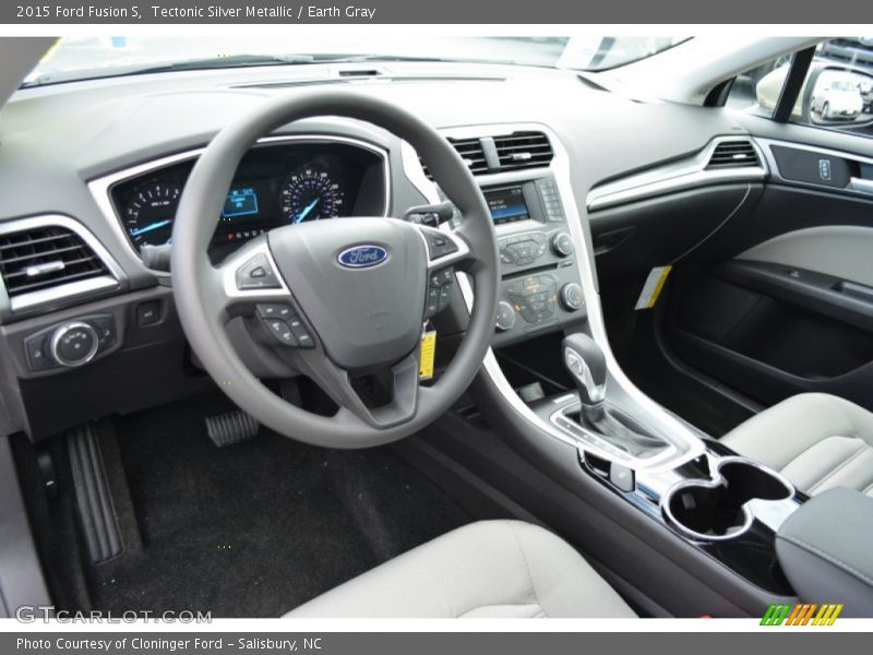  2015 Fusion S Earth Gray Interior