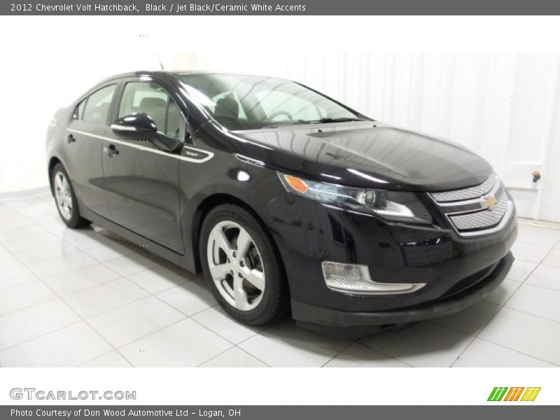 Front 3/4 View of 2012 Volt Hatchback