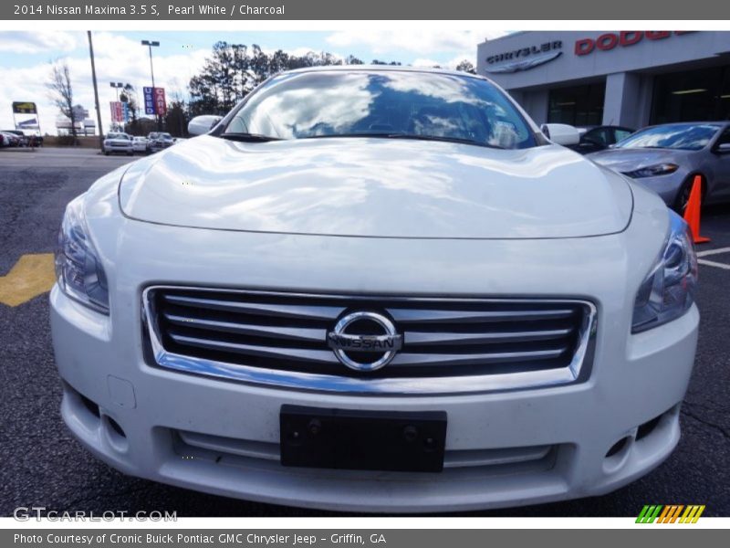 Pearl White / Charcoal 2014 Nissan Maxima 3.5 S