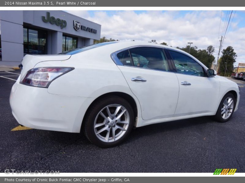 Pearl White / Charcoal 2014 Nissan Maxima 3.5 S