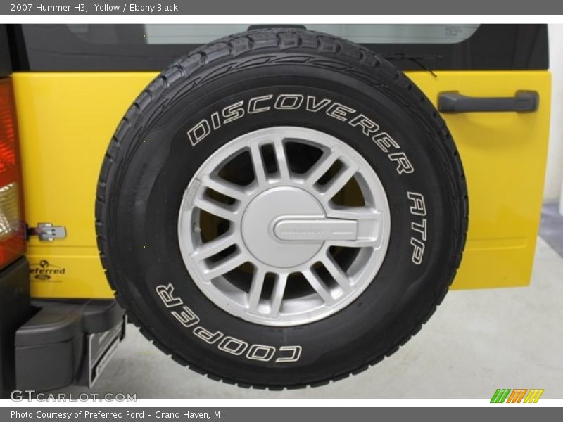 Yellow / Ebony Black 2007 Hummer H3