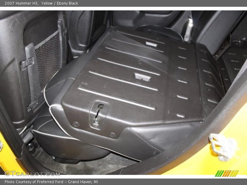 Yellow / Ebony Black 2007 Hummer H3