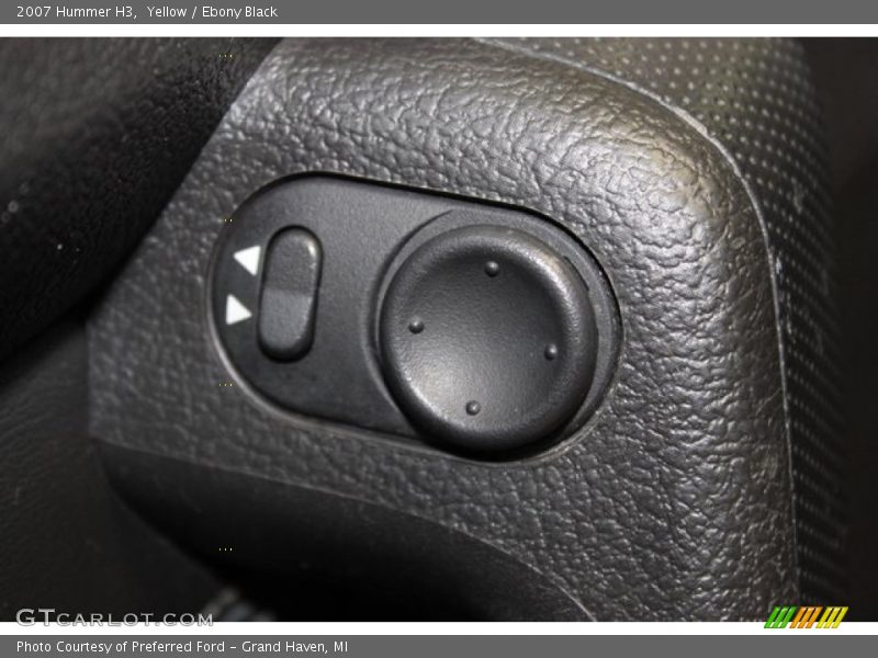 Yellow / Ebony Black 2007 Hummer H3
