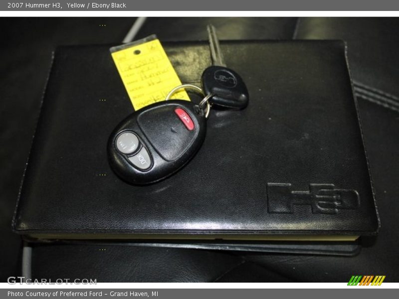 Yellow / Ebony Black 2007 Hummer H3
