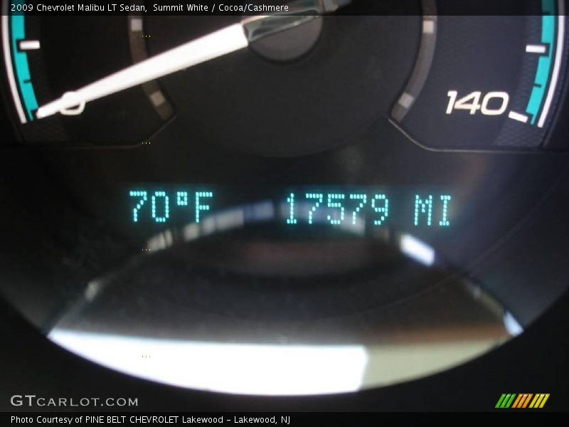 Summit White / Cocoa/Cashmere 2009 Chevrolet Malibu LT Sedan