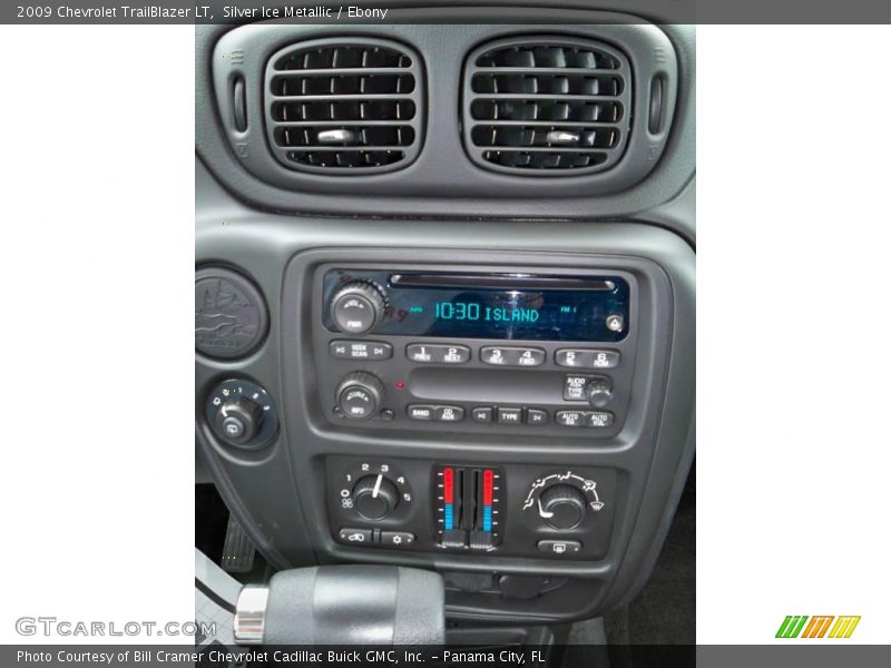 Silver Ice Metallic / Ebony 2009 Chevrolet TrailBlazer LT