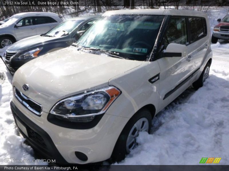 Dune Beige / Black Cloth 2012 Kia Soul 1.6
