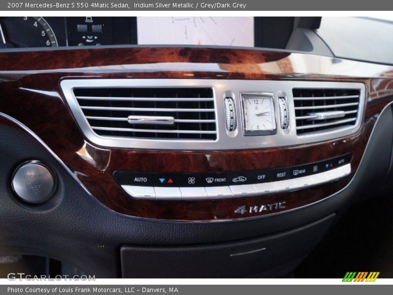 Controls of 2007 S 550 4Matic Sedan