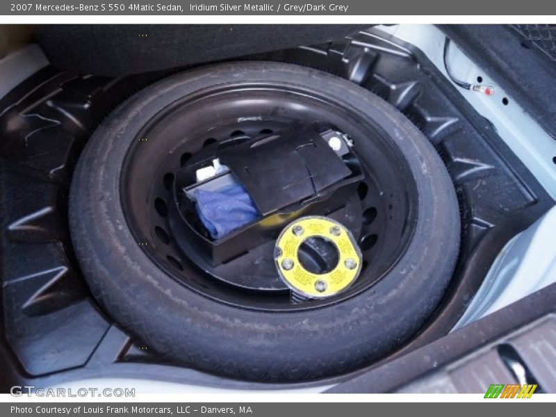 Iridium Silver Metallic / Grey/Dark Grey 2007 Mercedes-Benz S 550 4Matic Sedan