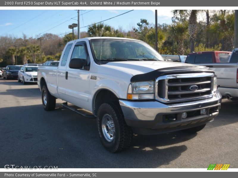 Oxford White / Medium Parchment Beige 2003 Ford F250 Super Duty XLT SuperCab 4x4