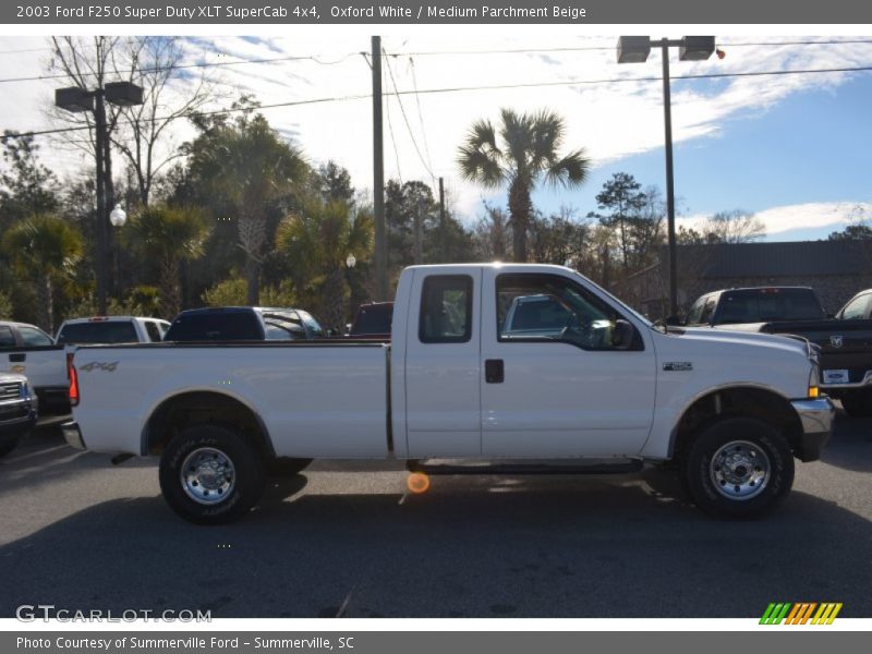 Oxford White / Medium Parchment Beige 2003 Ford F250 Super Duty XLT SuperCab 4x4