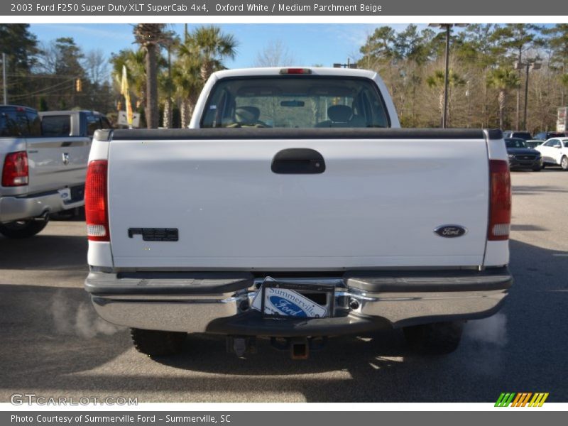 Oxford White / Medium Parchment Beige 2003 Ford F250 Super Duty XLT SuperCab 4x4