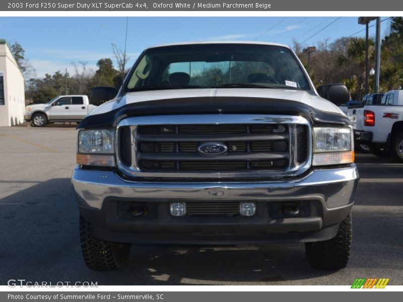 Oxford White / Medium Parchment Beige 2003 Ford F250 Super Duty XLT SuperCab 4x4