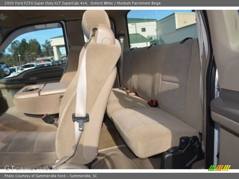 Oxford White / Medium Parchment Beige 2003 Ford F250 Super Duty XLT SuperCab 4x4