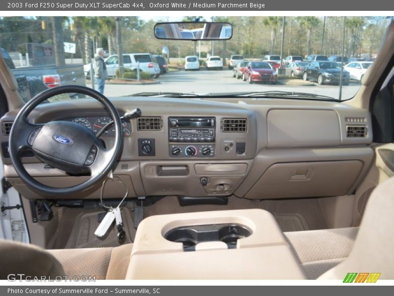 Oxford White / Medium Parchment Beige 2003 Ford F250 Super Duty XLT SuperCab 4x4