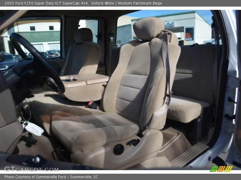 Oxford White / Medium Parchment Beige 2003 Ford F250 Super Duty XLT SuperCab 4x4