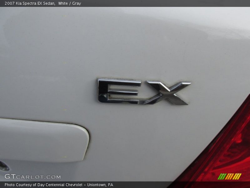 White / Gray 2007 Kia Spectra EX Sedan