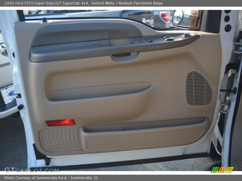Oxford White / Medium Parchment Beige 2003 Ford F250 Super Duty XLT SuperCab 4x4
